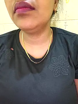 Snapshot of Newragini chatting on May 11, 10:51 pm Newragini online show from May 11, 10:51 pm