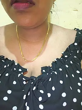 Snapshot of Newragini chatting on May 16, 5:34 pm Newragini online show from May 16, 5:34 pm