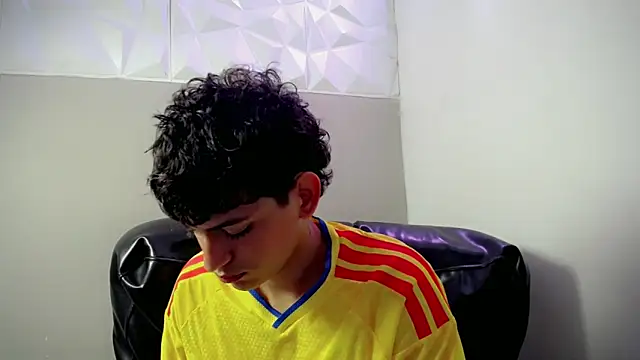 Snapshot of Yosepp_cum chatting on April 22, 3:53 am Yosepp cum online show from April 22, 3:53 am