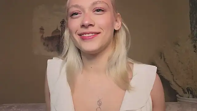 KaraLiin online show from May 20, 4:24 pm