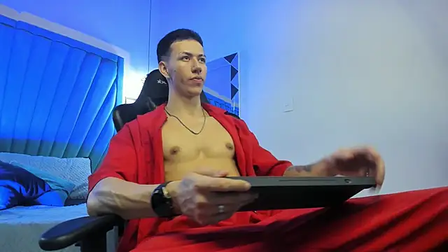 OliverThompsonJS online show from June 2, 4:47 am