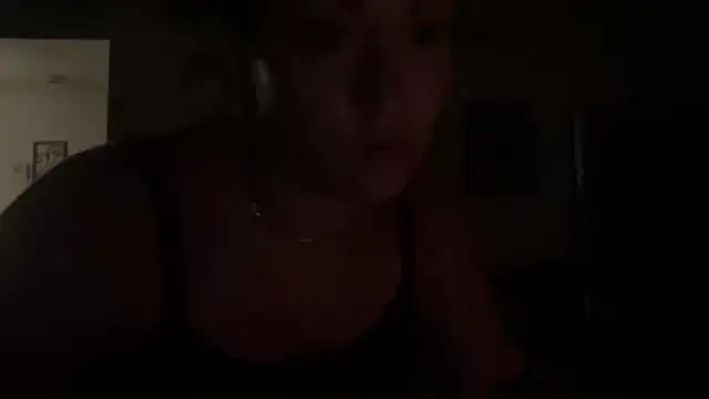 yummymommie7 online show from June 14, 5:09 am