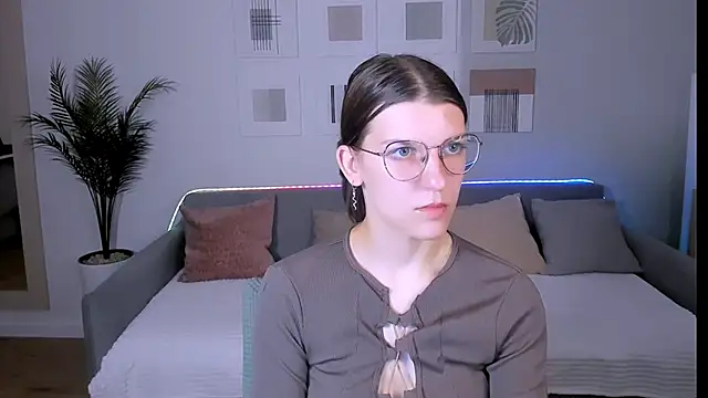 AnnaThorne online show from May 16, 4:31 am