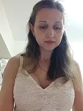 irresistibelle online show from May 3, 5:52 pm