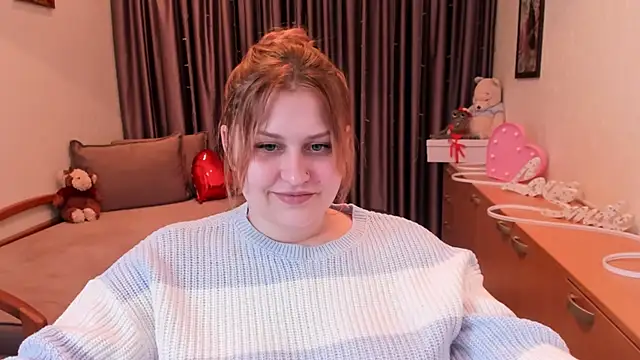 Snapshot of NoraLiin chatting on May 1, 7:18 pm NoraLiin online show from May 1, 7:18 pm