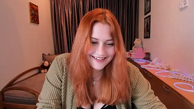 Snapshot of NoraLiin chatting on May 9, 7:41 pm NoraLiin online show from May 9, 7:41 pm