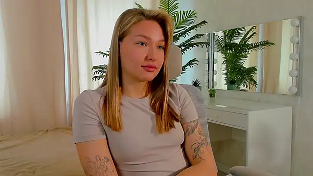 FidelaMendolia online show from April 18, 9:57 am