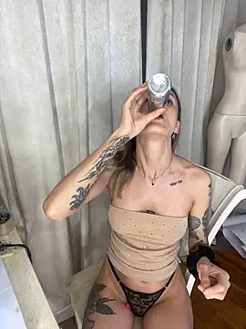 Snapshot of RosaBlossome chatting on May 26, 6:48 pm RosaBlossome online show from May 26, 6:48 pm
