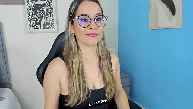 Snapshot of sugar_milff chatting on July 9, 12:53 pm sugar milff online show from July 9, 12:53 pm