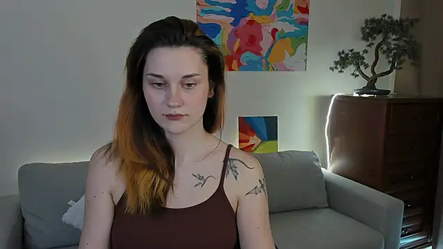 Snapshot of elani_lune chatting on April 25, 3:53 pm elani lune online show from April 25, 3:53 pm