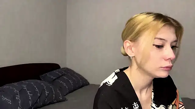 Snapshot of SofiaAurum chatting on May 7, 10:09 am SofiaAurum online show from May 7, 10:09 am