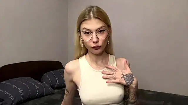 Snapshot of SofiaAurum chatting on May 13, 1:19 pm SofiaAurum online show from May 13, 1:19 pm