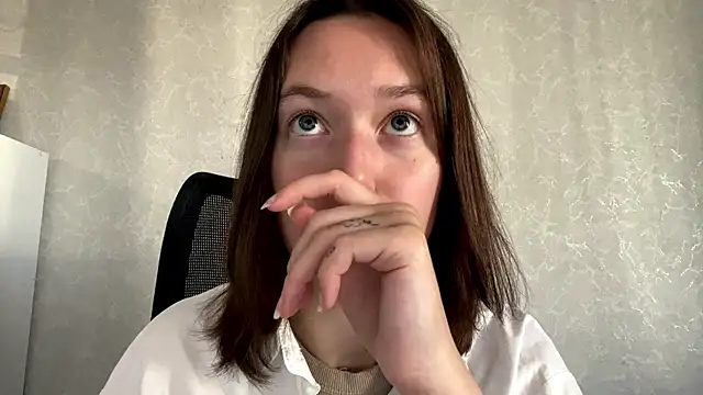 Snapshot of SofiaAurum chatting on June 1, 1:07 am SofiaAurum online show from June 1, 1:07 am