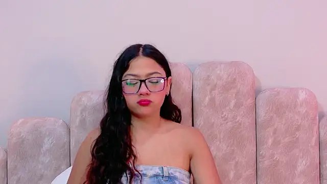 Emma-Rosse- online show from May 29, 2:04 pm