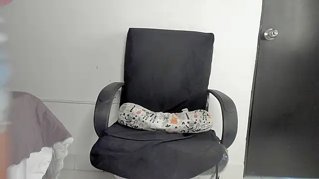 lolabunnysc online show from May 18, 12:11 pm