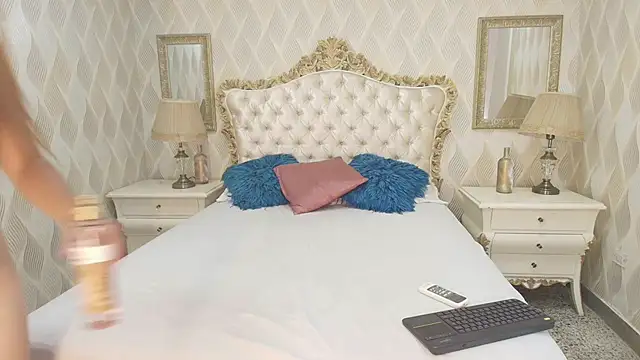 Vicky Sky  online show from May 15, 11:39 am