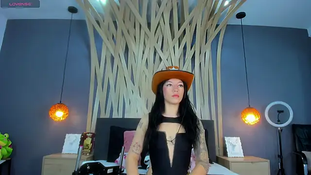 Snapshot of Maddison_Foxxx chatting on May 23, 12:53 pm Maddison Foxxx online show from May 23, 12:53 pm