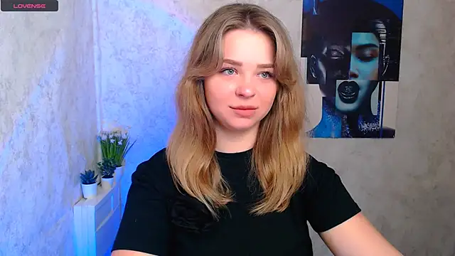 Snapshot of NicoleAura chatting on May 19, 7:37 am NicoleAura online show from May 19, 7:37 am