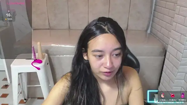 Snapshot of Little_Samy_v chatting on May 29, 9:13 pm Little Samy v online show from May 29, 9:13 pm