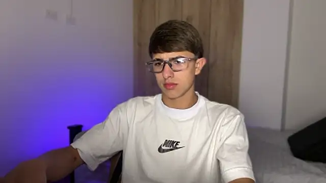 Snapshot of LIAM_CARTER1 chatting on May 5, 11:24 pm LIAM CARTER1 online show from May 5, 11:24 pm