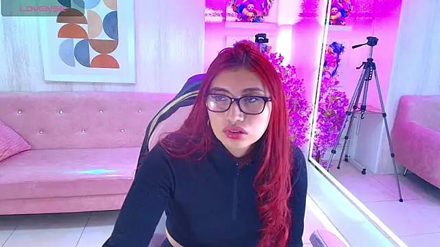 Snapshot of Sofi_monroeee chatting on May 29, 7:23 pm Sofi monroeee online show from May 29, 7:23 pm