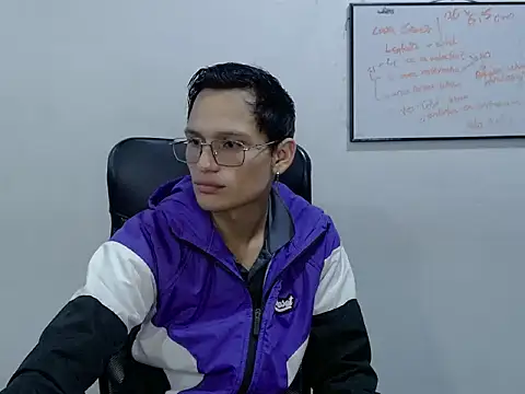 Snapshot of Damian_Garciaa chatting on May 3, 4:29 am Damian Garciaa online show from May 3, 4:29 am