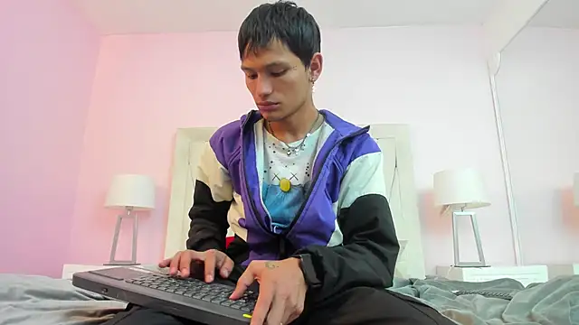 Snapshot of Damian_Garciaa chatting on May 12, 3:03 am Damian Garciaa online show from May 12, 3:03 am