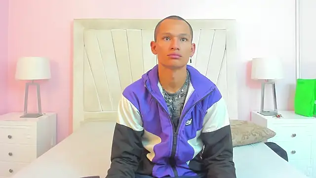 Snapshot of Damian_Garciaa chatting on May 28, 5:49 am Damian Garciaa online show from May 28, 5:49 am