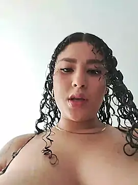 Snapshot of LeahAngell chatting on May 21, 1:07 pm LeahAngell online show from May 21, 1:07 pm