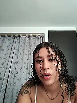 Snapshot of LeahAngell chatting on May 22, 3:06 pm LeahAngell online show from May 22, 3:06 pm