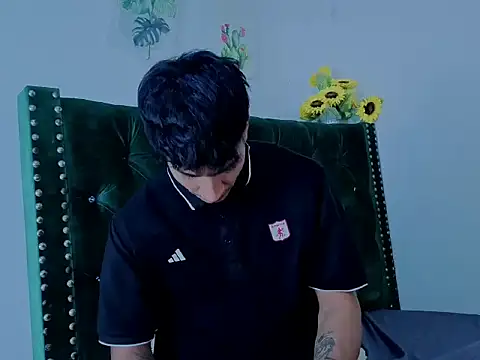 Snapshot of Zayn_Moretti chatting on June 25, 5:17 pm Zayn Moretti online show from June 25, 5:17 pm