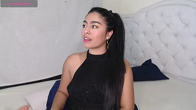 Snapshot of Violet_myers04 chatting on May 2, 3:22 am Violet myers04 online show from May 2, 3:22 am