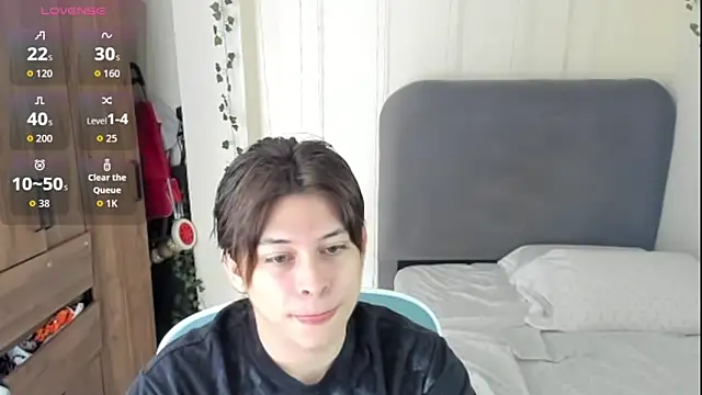 Snapshot of Felixzyn chatting on April 28, 6:57 pm Felixzyn online show from April 28, 6:57 pm