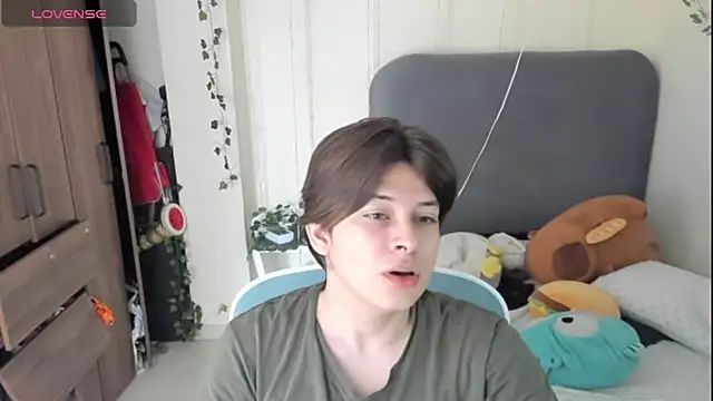 Snapshot of Felixzyn chatting on May 20, 7:20 pm Felixzyn online show from May 20, 7:20 pm