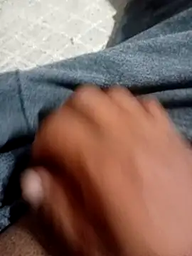 keerth52 online show from April 18, 5:39 pm