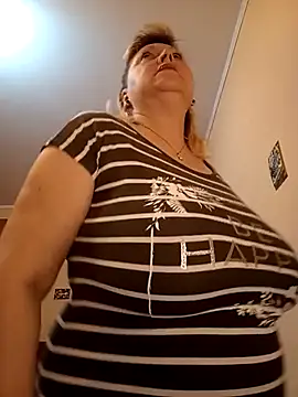 I amVeronicle online show from May 7, 5:29 pm