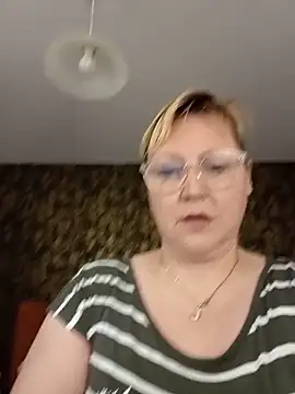 I amVeronicle online show from May 23, 8:07 am