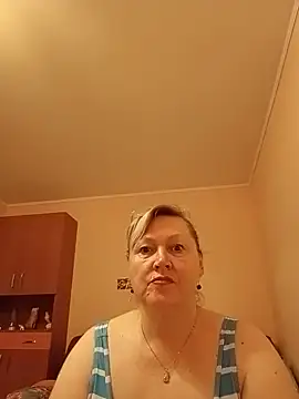I amVeronicle online show from June 24, 12:04 pm