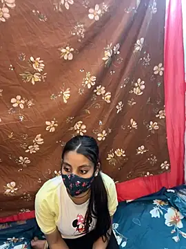 Snapshot of CuteHaseena chatting on April 27, 8:45 am CuteHaseena online show from April 27, 8:45 am