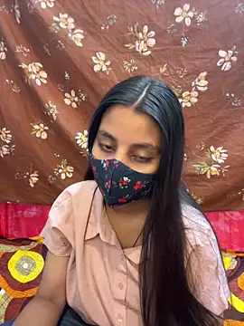 Snapshot of CuteHaseena chatting on May 1, 7:35 am CuteHaseena online show from May 1, 7:35 am