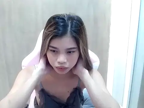 Snapshot of sweety_katexx chatting on May 21, 5:25 am sweety katexx online show from May 21, 5:25 am