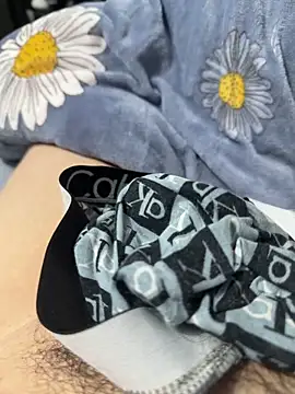 Evil21023 online show from April 18, 1:48 pm