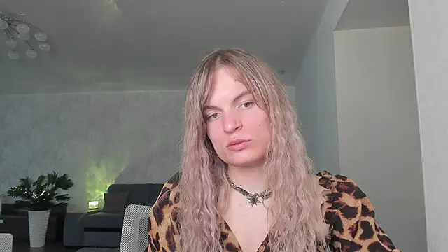 Snapshot of milliKira006 chatting on April 20, 3:04 pm milliKira006 online show from April 20, 3:04 pm