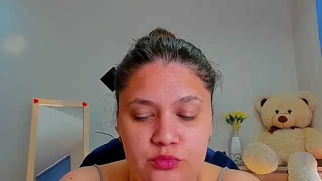 Snapshot of Rorria chatting on May 26, 7:15 am Rorria online show from May 26, 7:15 am