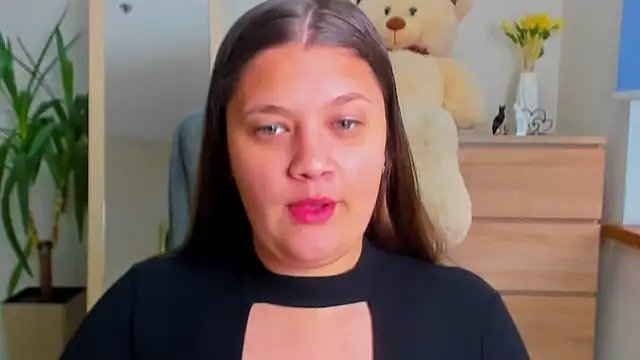 Snapshot of Rorria chatting on June 3, 7:22 am Rorria online show from June 3, 7:22 am