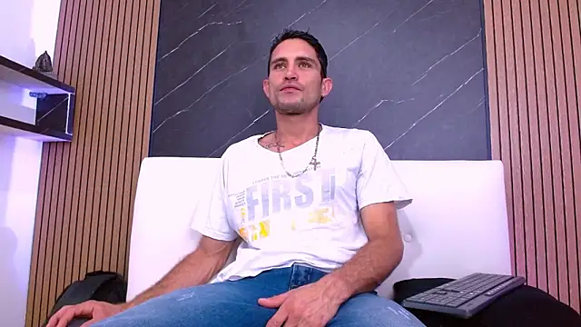 Andres Colins1 online show from May 20, 4:13 pm