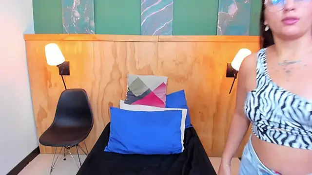 megansumer online show from May 26, 12:12 pm
