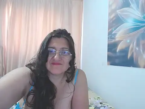 Snapshot of SophiaBlis chatting on July 26, 8:43 am SophiaBlis online show from July 26, 8:43 am