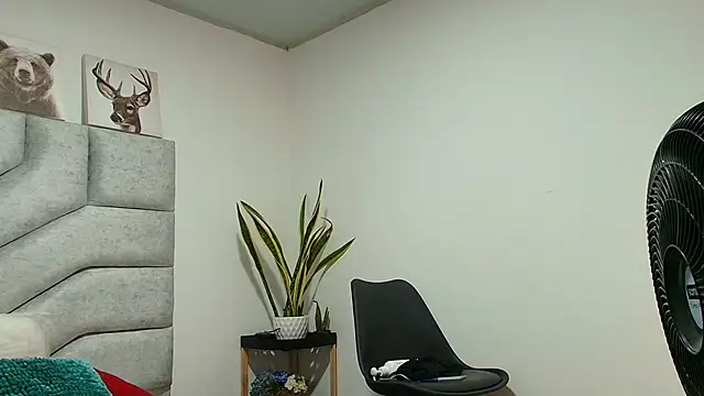 Snapshot of fernanda_not_swee chatting on April 23, 1:57 pm fernanda not swee online show from April 23, 1:57 pm