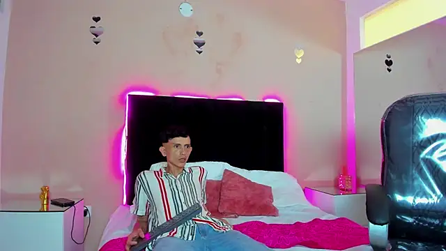 ARIANA CRI-X online show from July 26, 1:40 pm